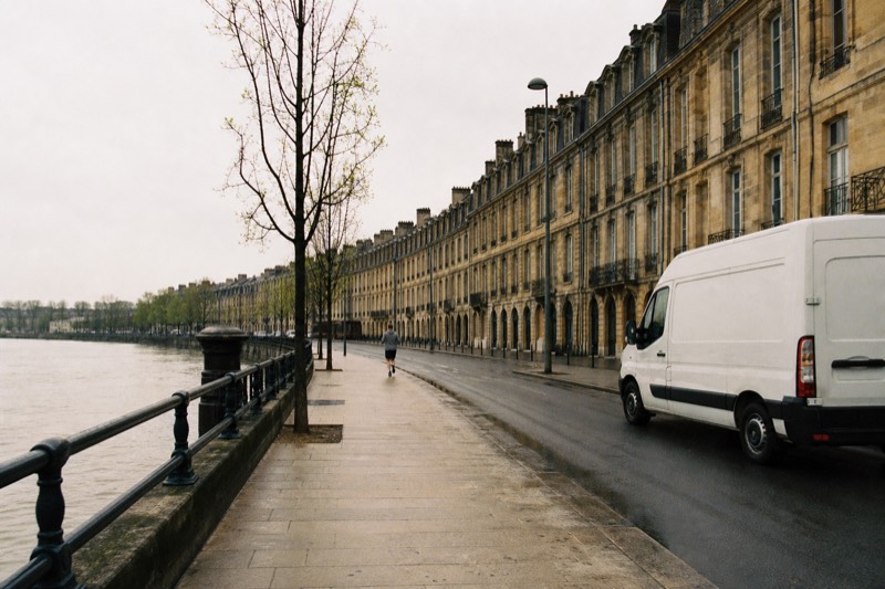 Bordeaux Essential Free Tour and Its Golden Ages